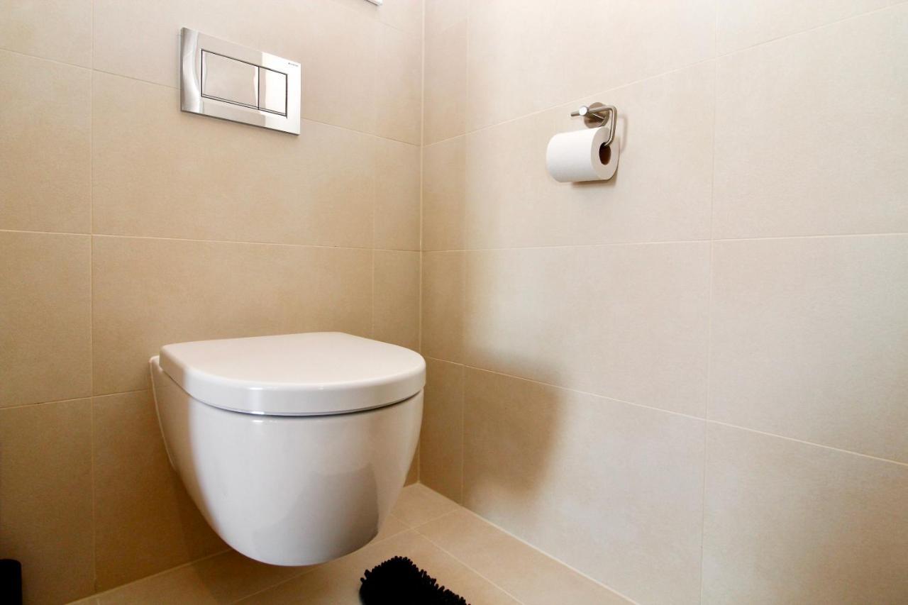 Modern Balcony Apartment With Pool Close To Lake In "Donaustadt" Відень Екстер'єр фото