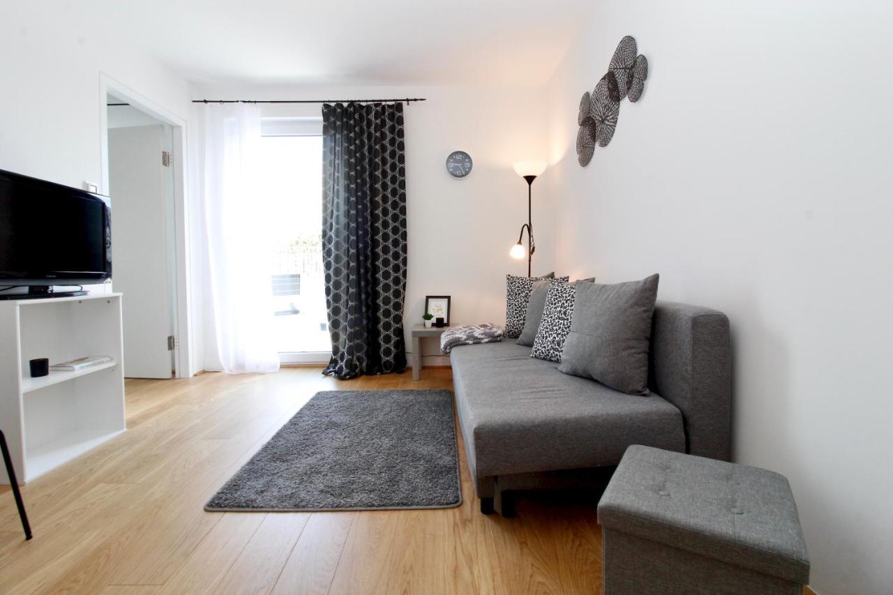Modern Balcony Apartment With Pool Close To Lake In "Donaustadt" Відень Екстер'єр фото