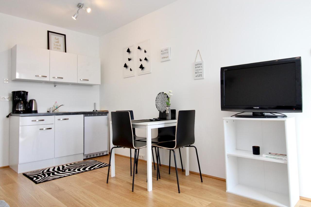 Modern Balcony Apartment With Pool Close To Lake In "Donaustadt" Відень Екстер'єр фото