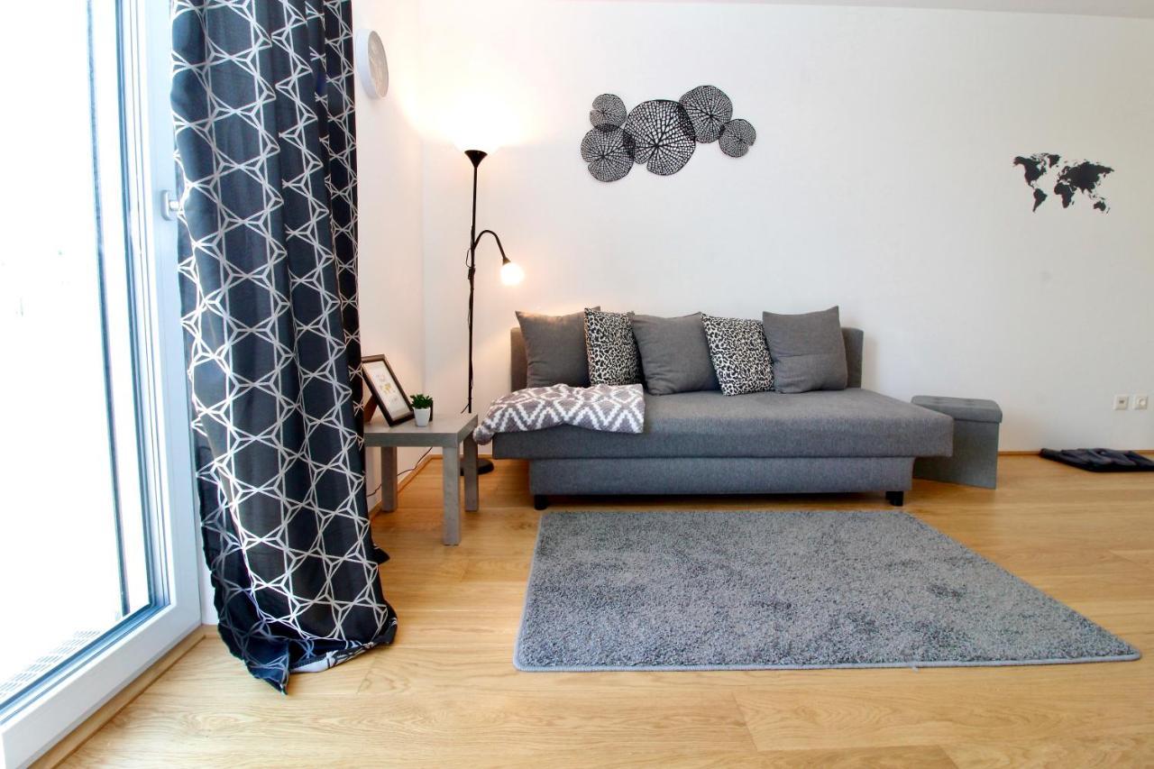 Modern Balcony Apartment With Pool Close To Lake In "Donaustadt" Відень Екстер'єр фото